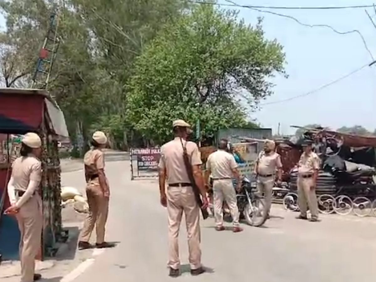 Pathankot Air Base: ਕਠੂਆ ਦਹਿਸ਼ਤਗਰਦੀ ਹਮਲੇ ਤੋਂ ਬਾਅਦ ਪੰਜਾਬ ਪੁਲਿਸ ਹੋਈ ਅਲਰਟ, ਹੋ ਰਹੀ ਚੈਕਿੰਗ 