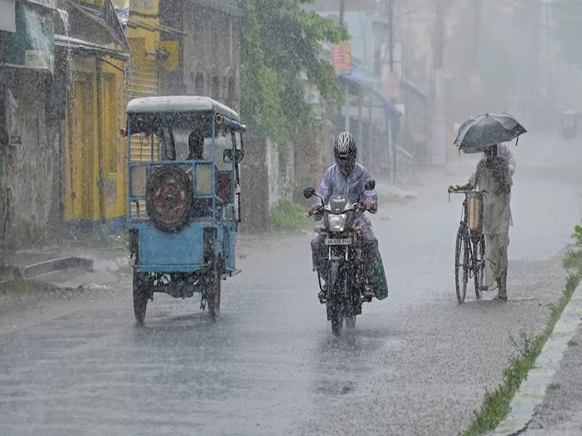 UP Weather: यूपी और बिहार के इन इलाकों में होगी मूसलाधार बारिश, IMD ने जारी किया अलर्ट