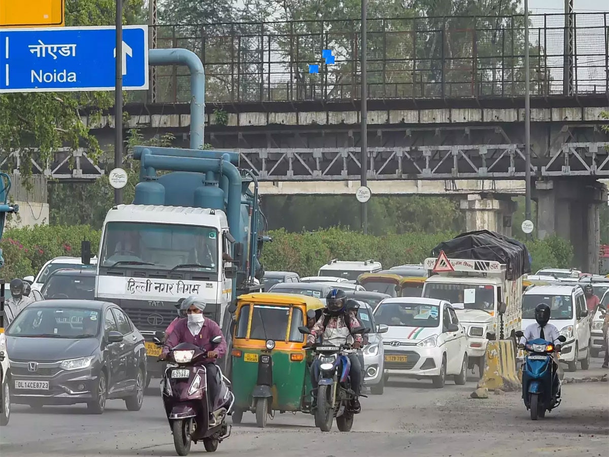 महंगाई से परेशान दिल्लीवालों को एक और झटका, सरकार ने बढ़ा दी ये फीस