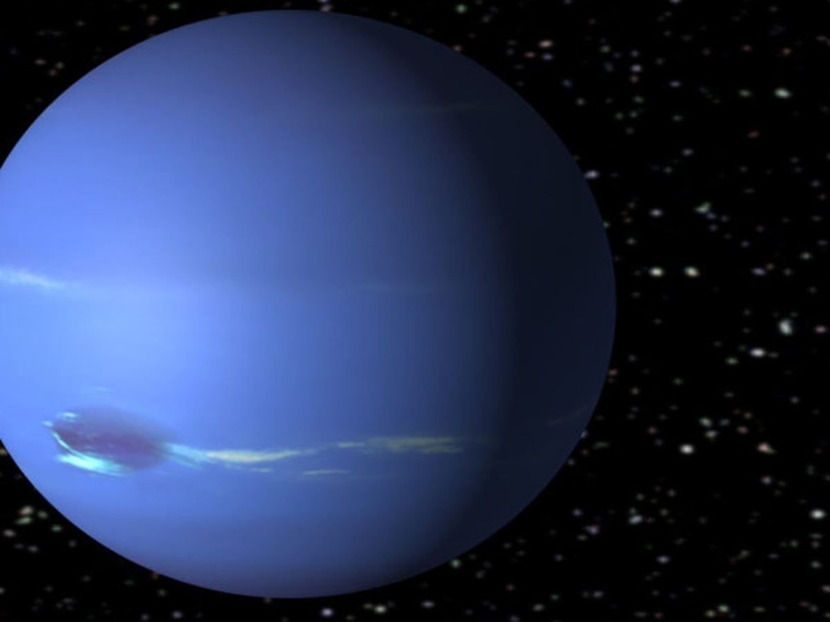 smell like wierd things including earth and mars कहीं सड़े