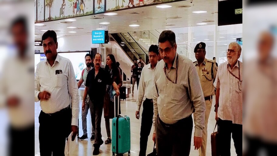 Jharkhand Assembly elections 2024: झारखंड में समय पहले विधानसभा चुनाव होने के संकेत,  ECI की टीम ने तैयारियों का लिया जायजा 