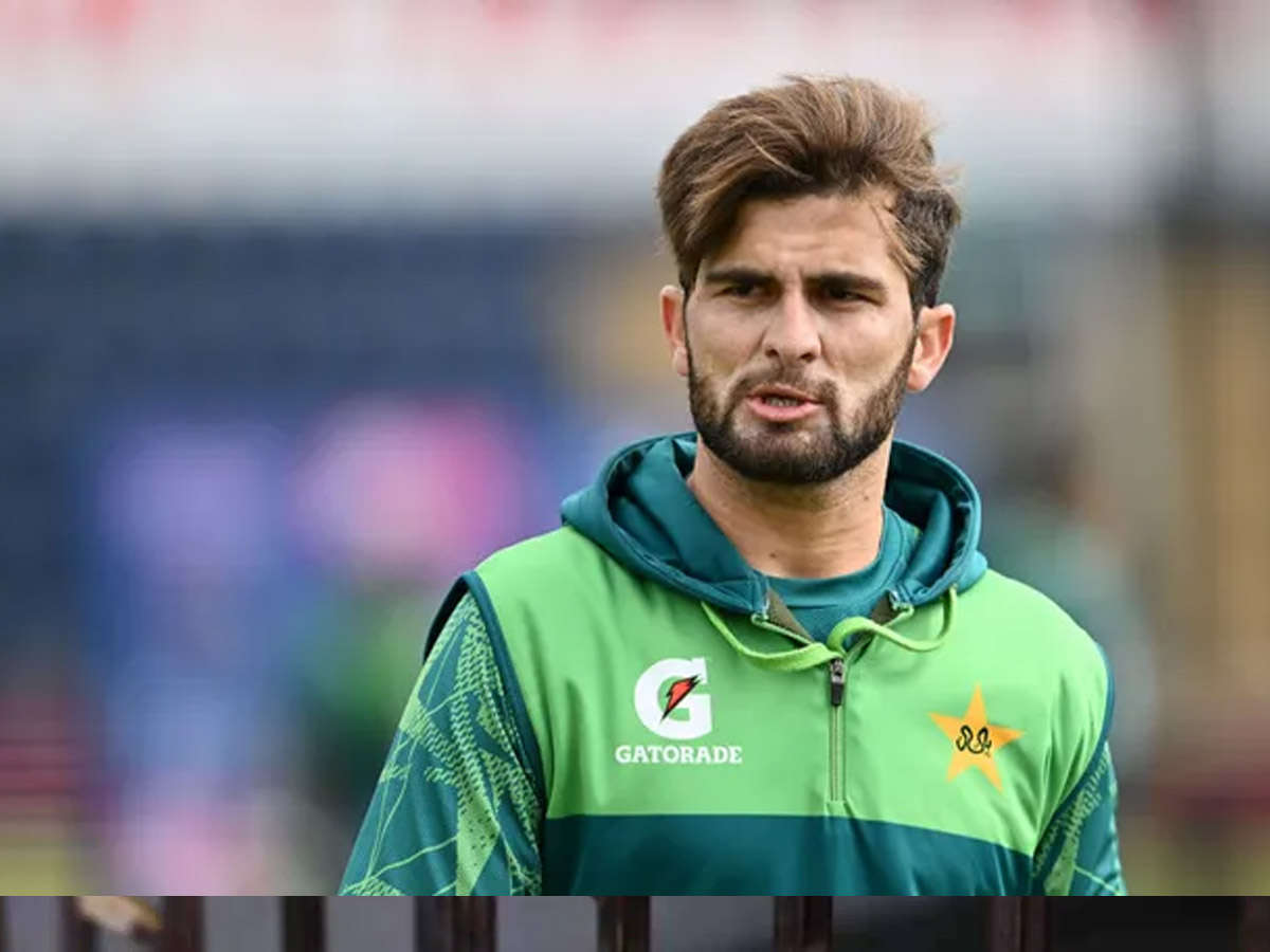 Shaheen Afridi: बांग्लादेश के खिलाफ नहीं खेलेंगे पाक पेस शाहीन! घर में गूंजने वाली हैं किलकारियां Shaheen Afridi: बांग्लादेश के खिलाफ नहीं खेलेंगे पाक पेस शाहीन! घर में गूंजने वाली हैं किलकारियां