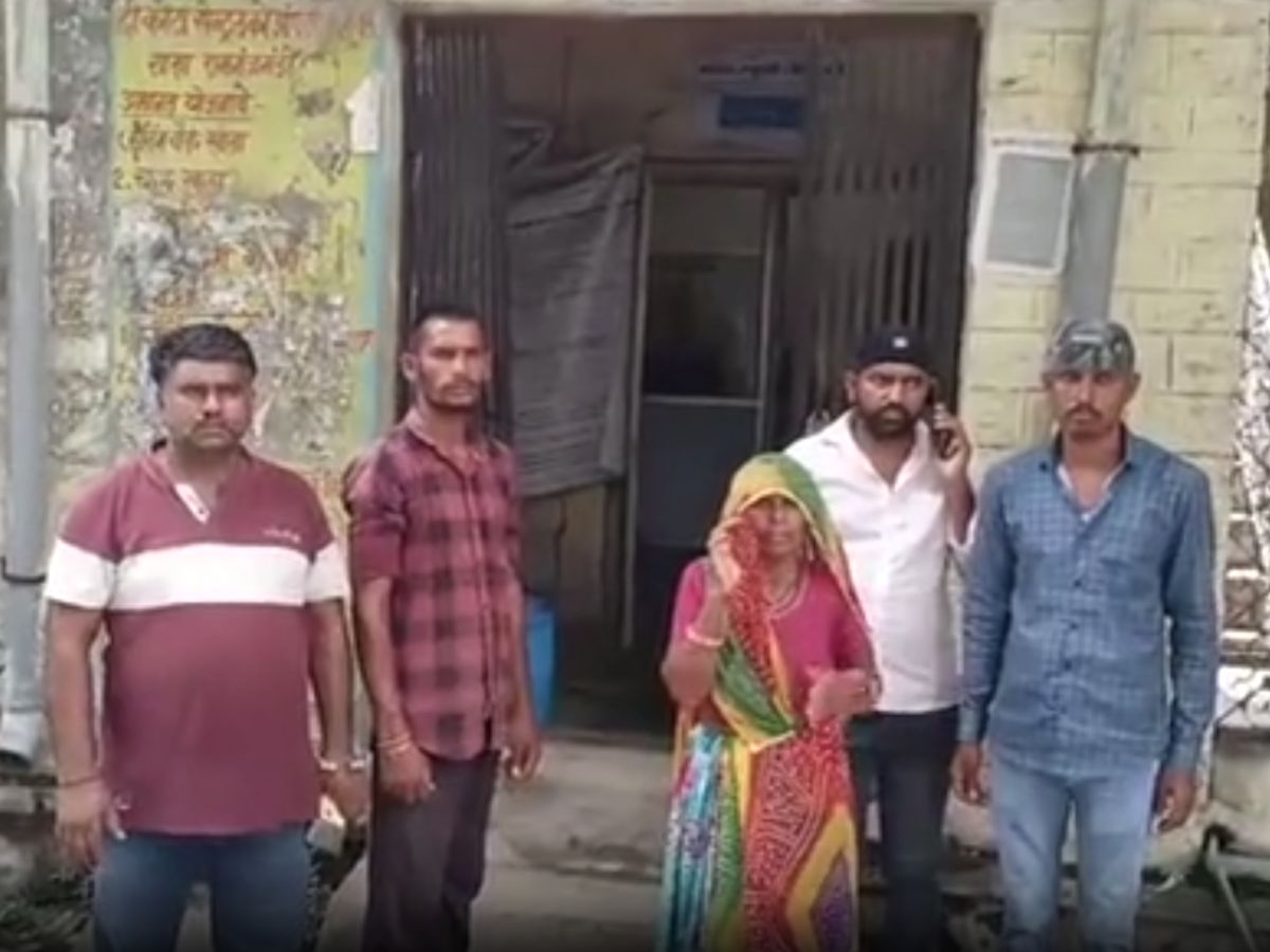 Kota News: महिला के खाते से निकले 3 लाख रुपए, बैंक अधिकारियों पर गायब करने का आरोप