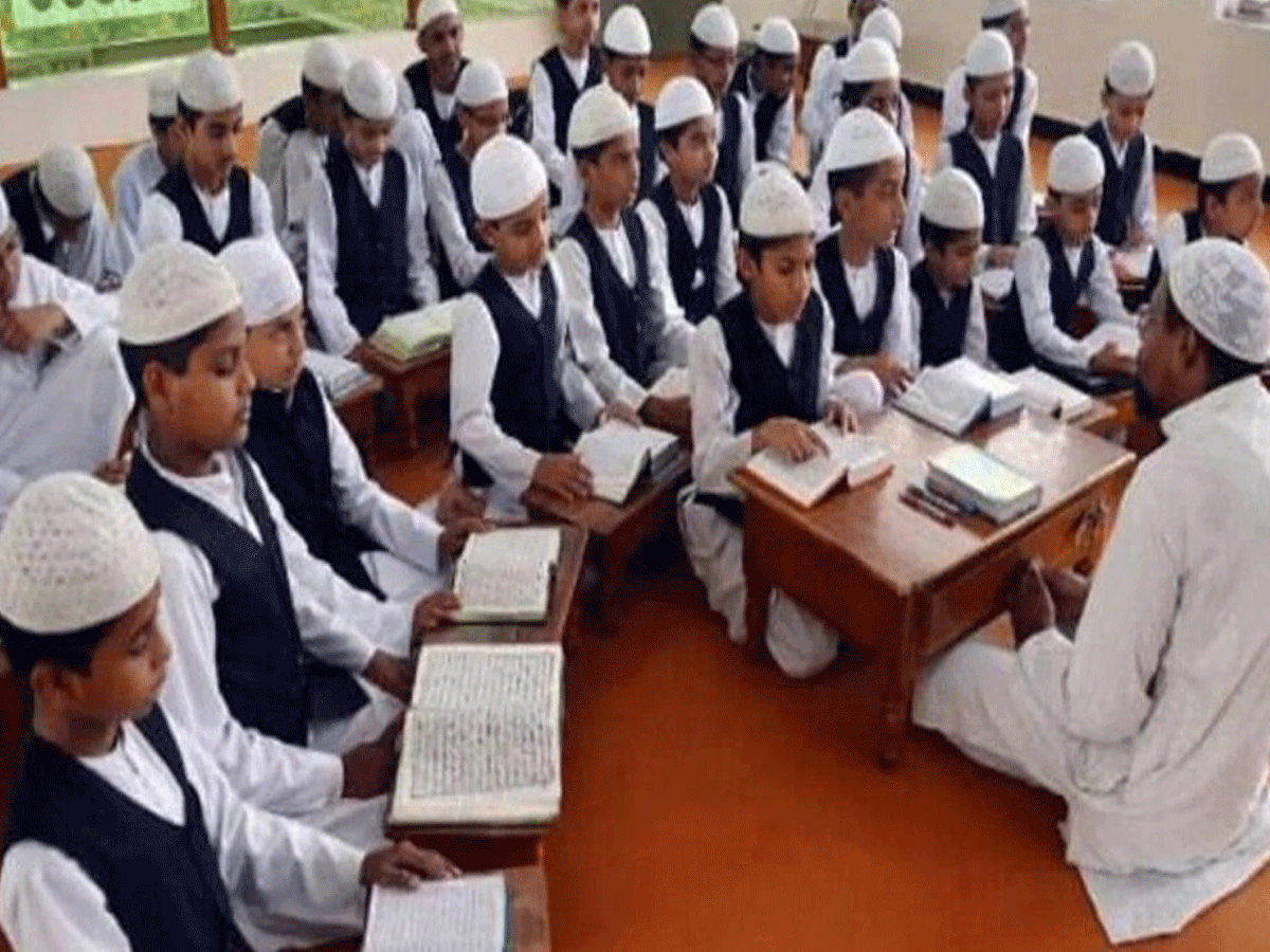 UP के 4204 गैर मान्यता प्राप्त मदरसे में पढ़ने वाले लाखों बच्चों के लिए आया सरकारी आदेश; करना होगा ये काम UP के 4204 गैर मान्यता प्राप्त मदरसे में पढ़ने वाले लाखों बच्चों के लिए आया सरकारी आदेश; करना होगा ये काम