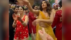 प्रियंका चोपड़ा ने ईशा अंबानी के साथ लगाए जोरदार ठुमके, देखें 'चिकनी चमेली' VIDEO