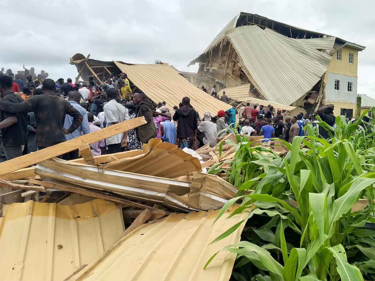 Nigeria School Collapse: सुबह-सुबह क्लास रूम में पहुंचे थे स्टूडेंट्स, तभी ढह गया स्कूल, 22 छात्रों की मौत 