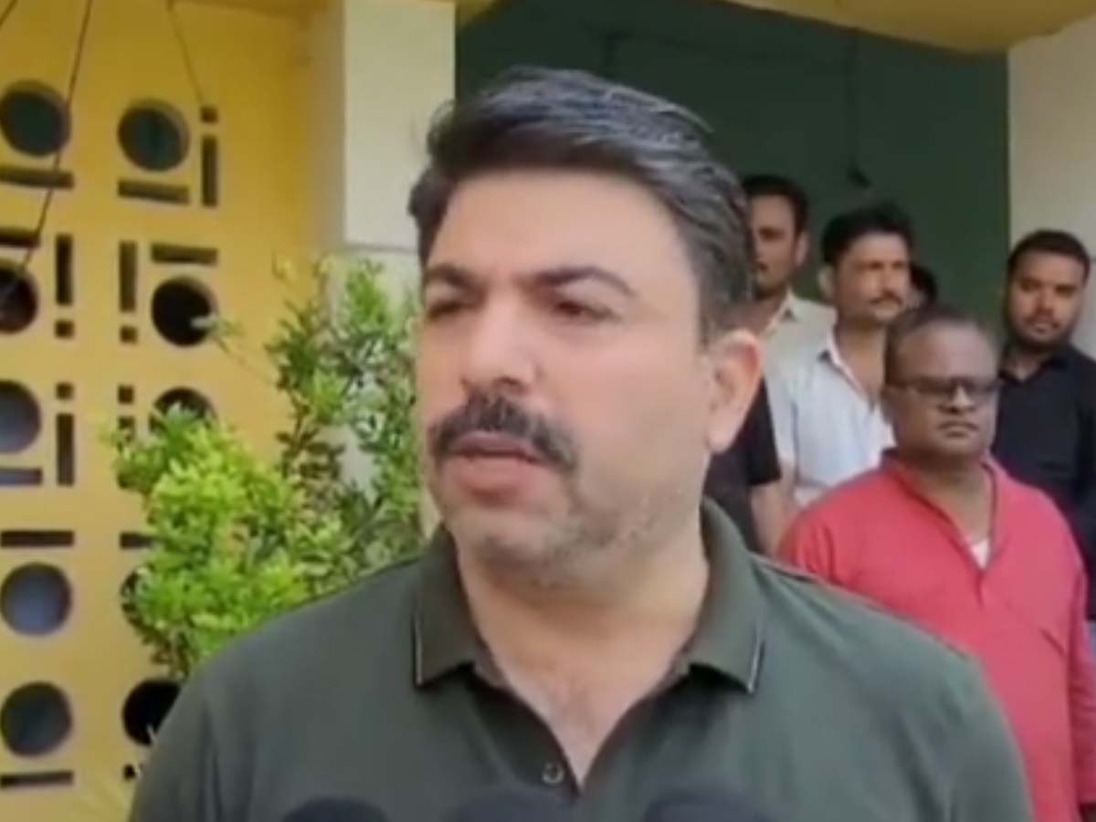 UP News: देवरिया में गोश्त की दुकान बंद कराना चाहते हैं BJP विधायक; सावन का दिया हवाला UP News: देवरिया में गोश्त की दुकान बंद कराना चाहते हैं BJP विधायक; सावन का दिया हवाला