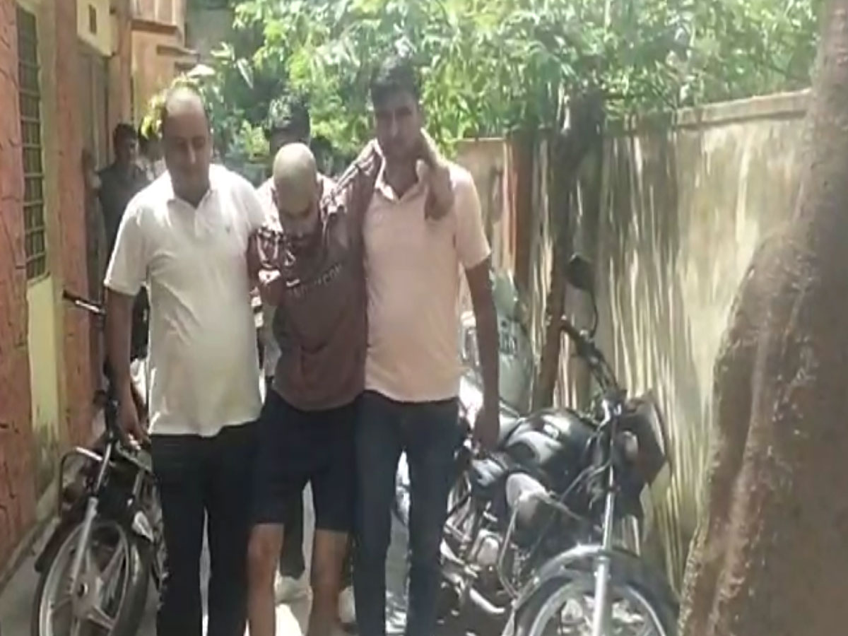 Rajasthan Crime: छिपकर होटल में बर्तन धो रहा था 25 हजार का इनामी बदमाश फिरोज खान, जानिए पुलिस ने कैसे कसा शिकंजा