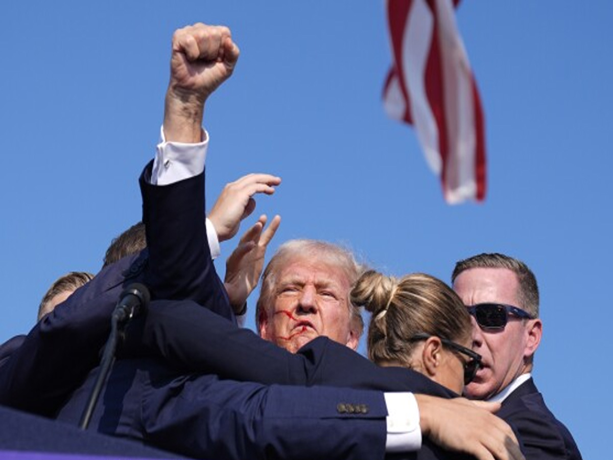 Donald Trump Attack Update: डोनाल्ड ट्रंप पर हुए हमले पर FBI ने क्या कहा? जानें पूरी डिटेल Donald Trump Attack Update: डोनाल्ड ट्रंप पर हुए हमले पर FBI ने क्या कहा? जानें पूरी डिटेल