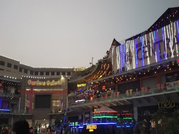 Gardens Galleria Mall में फायरिंग, पार्किंग से आई गनशॉट की आवाज़