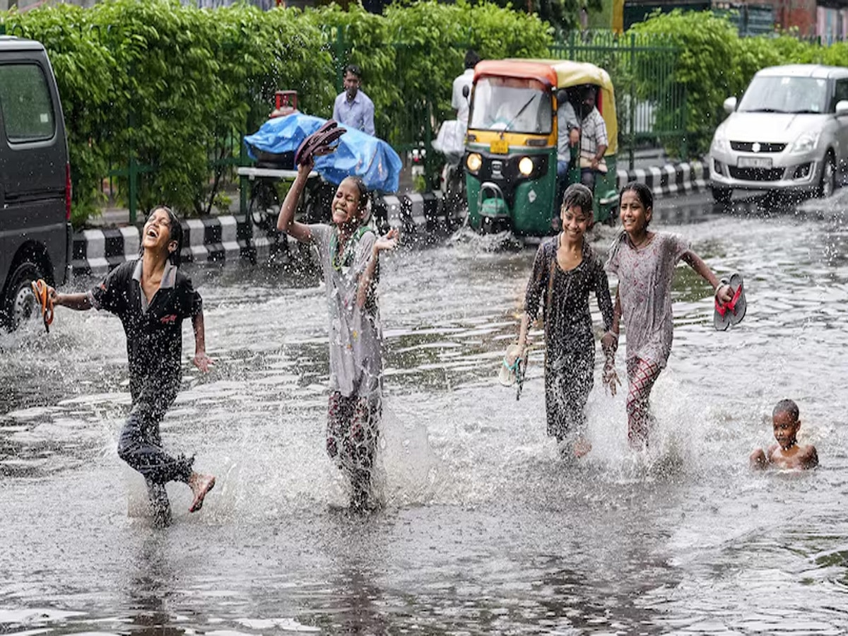 Weather Update: गोवा और केरल समेत 4 राज्यों में रेड अलर्ट, 20 cm से ज्यादा होगी बारिश