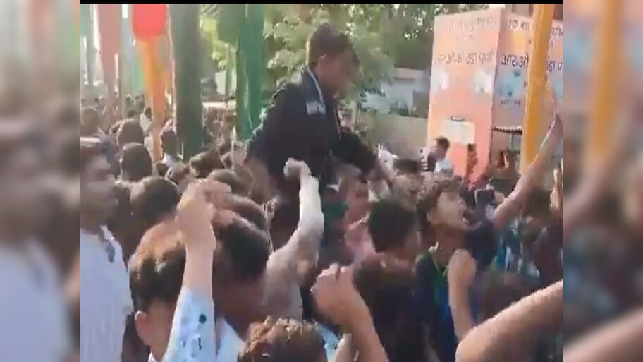 मुहर्रम के जुलूस में 'हिंदुस्तान में रहना है, तो या हुसैन कहना है' का नारा; भड़के उलेमा !