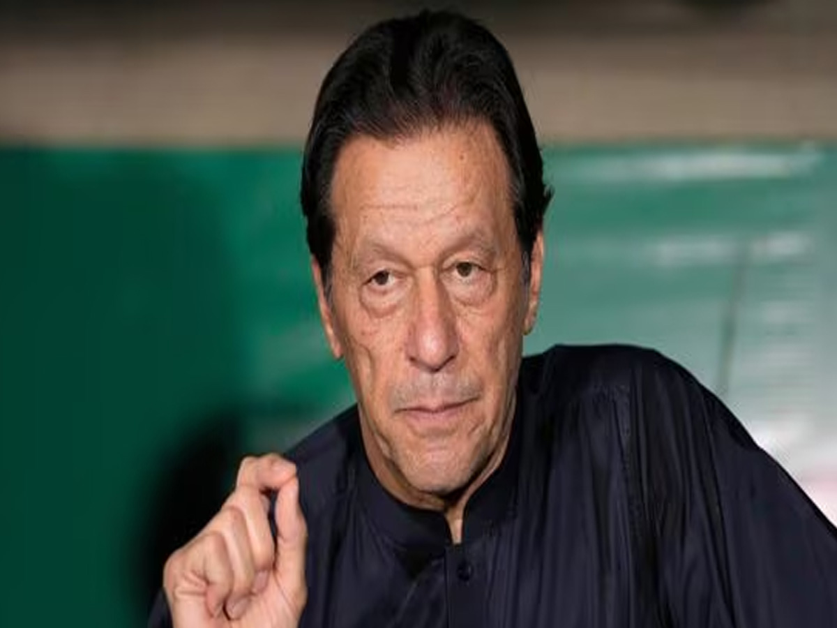 PTI Ban: इमरान खान की पार्टी होगी बैन, पाक सरकार कर रही है बड़ा प्लान PTI Ban: इमरान खान की पार्टी होगी बैन, पाक सरकार कर रही है बड़ा प्लान