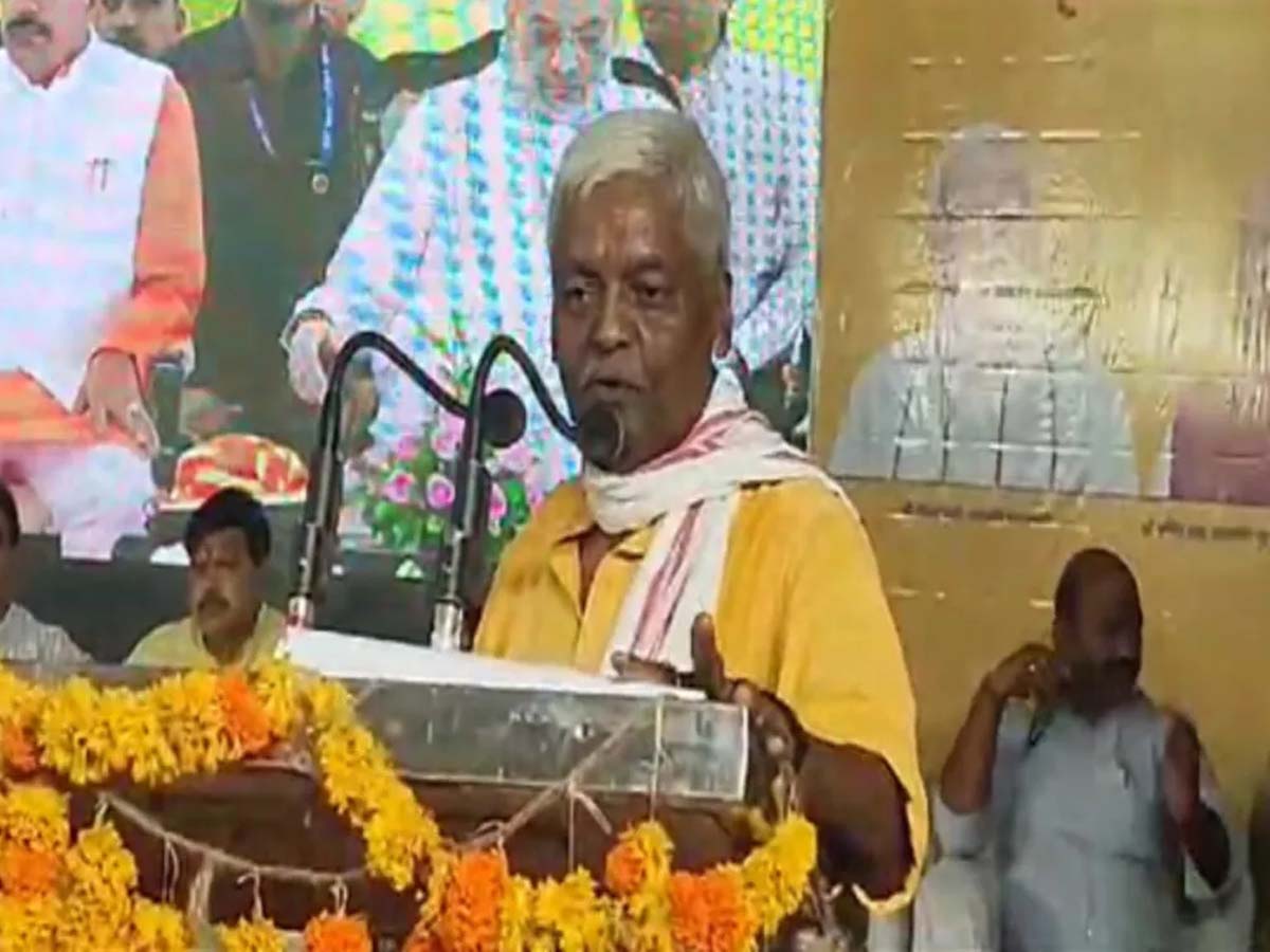 पढ़ाई के बजाये पंचर की दुकान खोले छात्र; कॉलेज के उदघटना पर BJP विधायक की नसीहत पढ़ाई के बजाये पंचर की दुकान खोले छात्र; कॉलेज के उदघटना पर BJP विधायक की नसीहत