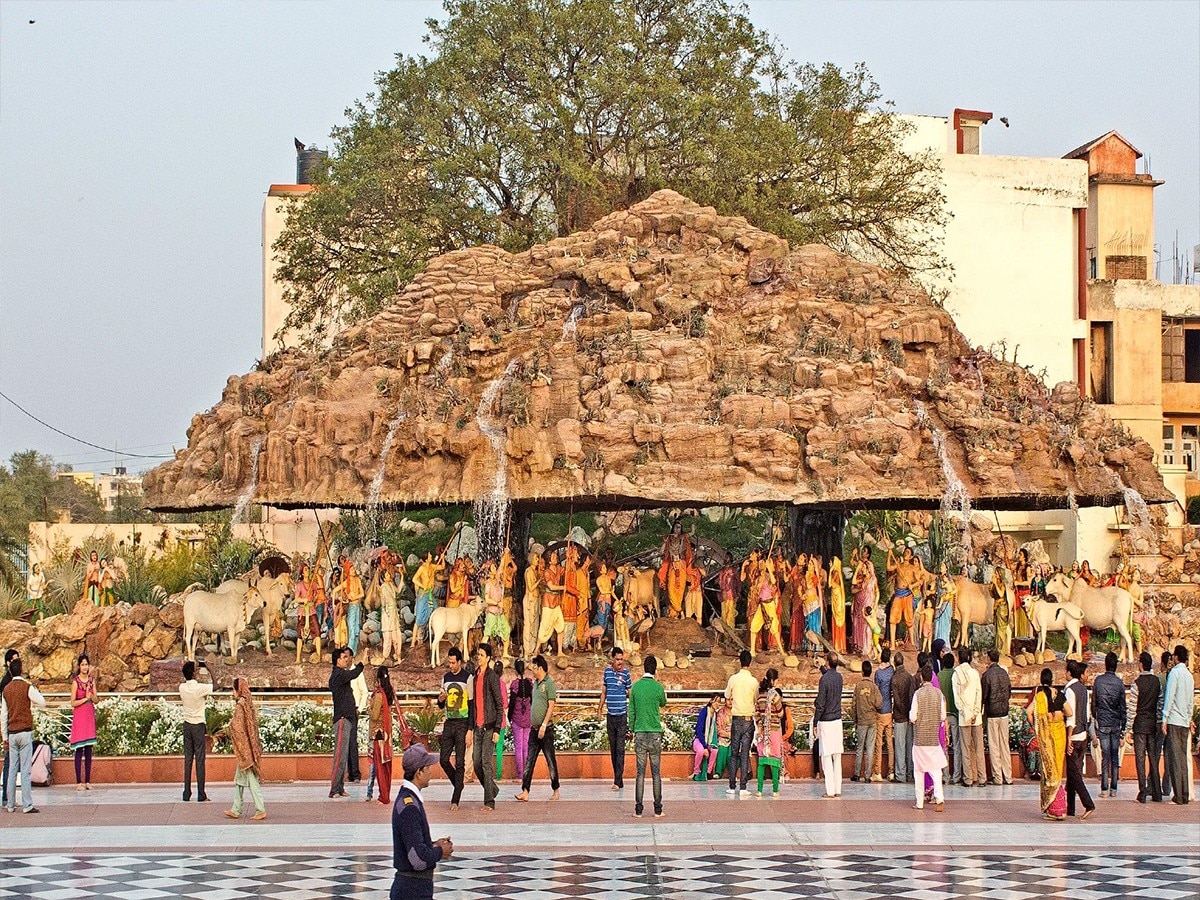 Mudiya guru purnima mela 2024 know when start history and importance 500 years old tradition govardhan mathura | मथुरा में लगेगा यूपी का सबसे बड़ा मुड़िया मेला, 465 साल पुराने मेले में