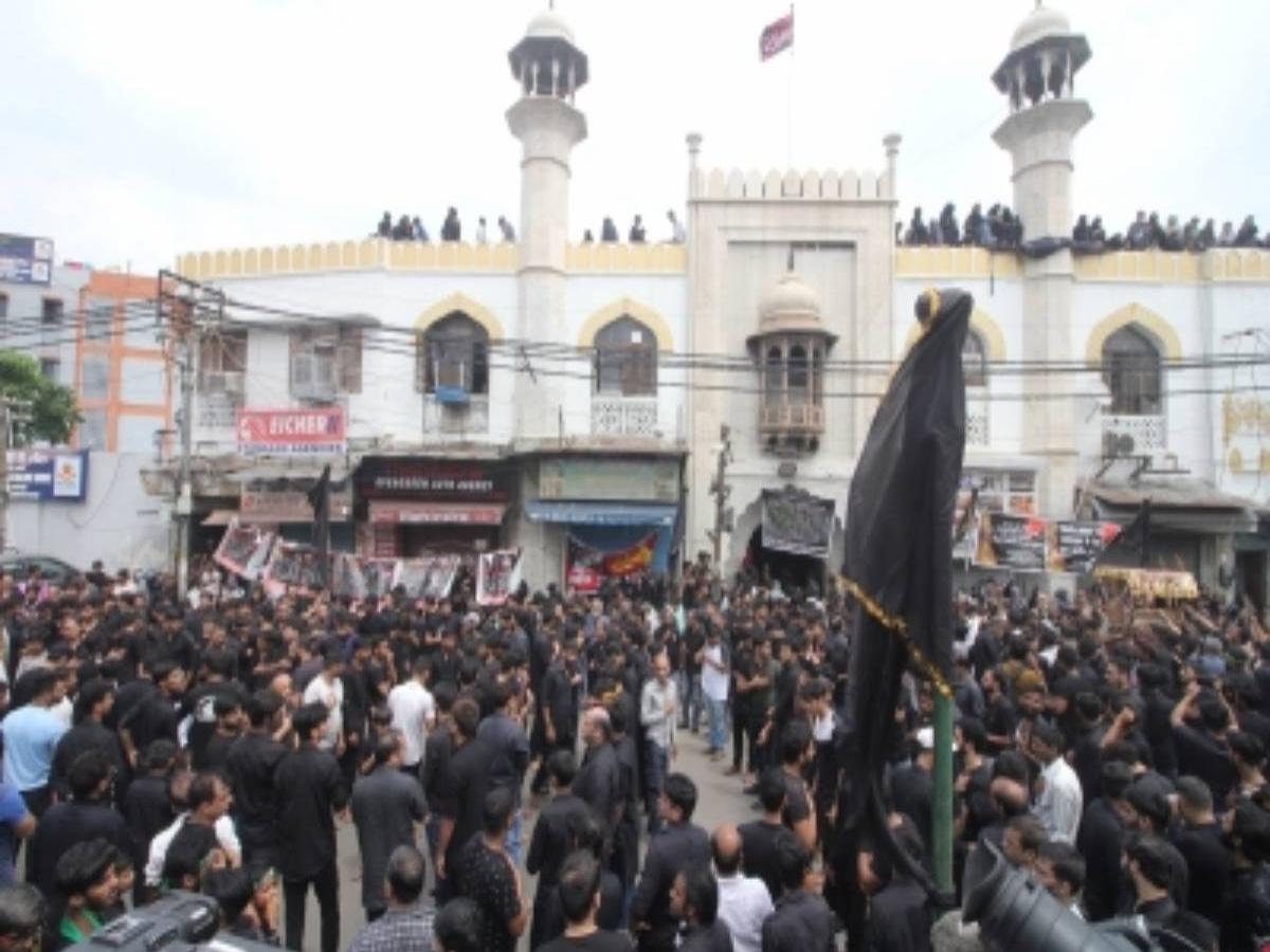 Delhi Muharram: मुहर्रम के मद्देनजर दिल्ली पुलिस ने जारी की ट्रैफिक एडवाइजरी, पढें पूरी डिटेल Delhi Muharram: मुहर्रम के मद्देनजर दिल्ली पुलिस ने जारी की ट्रैफिक एडवाइजरी, पढें पूरी डिटेल