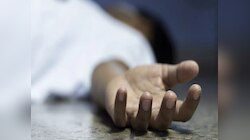 Latehar News: टूटी सड़कों के कारण समय पर नहीं पहुंच पाई एंबुलेंस, महिला की मौत