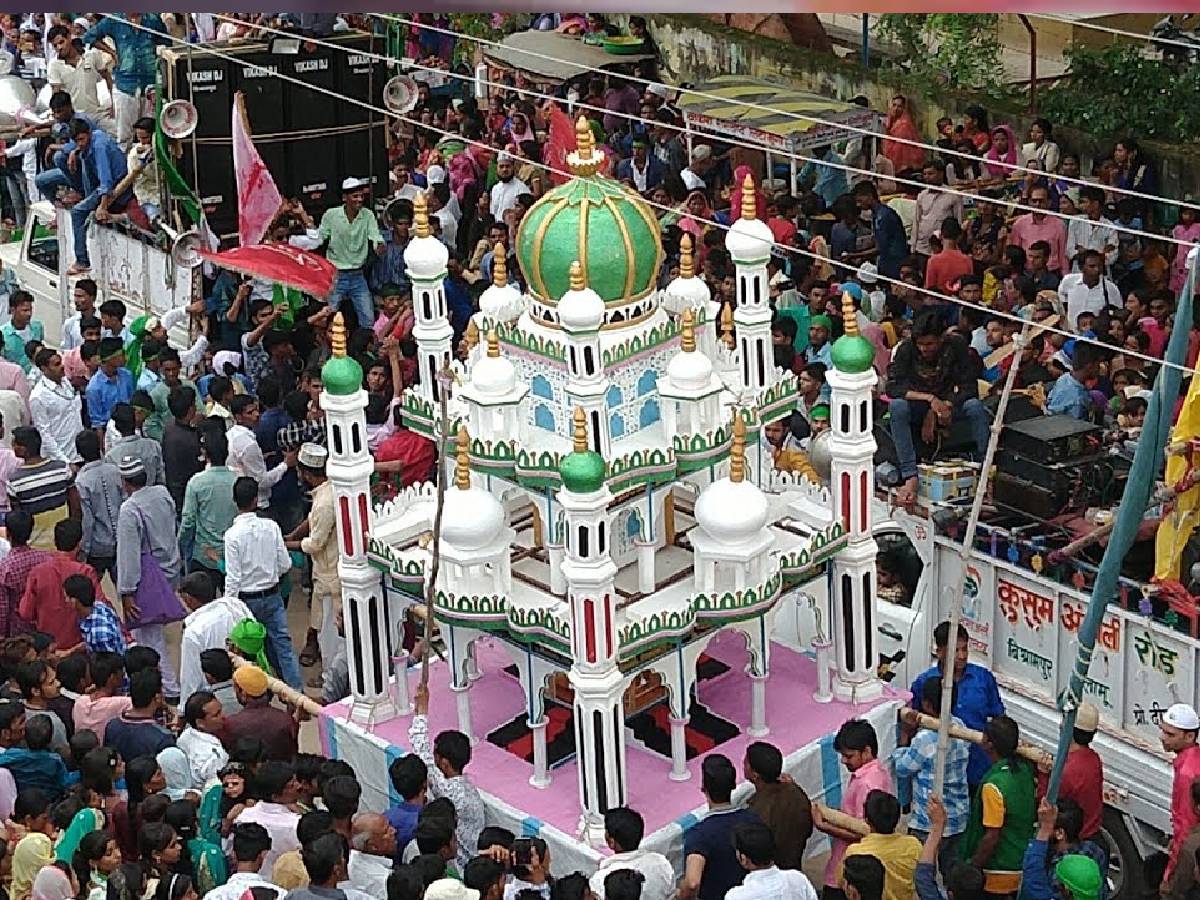 बिहार के अररिया जिले में मुहर्रम जुलूस में बड़ा हादसा, करंट लगने से 15 से ज्यादा जख्मी बिहार के अररिया जिले में मुहर्रम जुलूस में बड़ा हादसा, करंट लगने से 15 से ज्यादा जख्मी