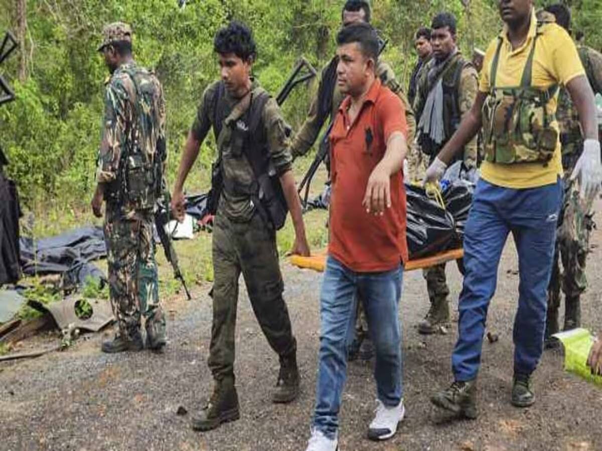 Naxal Encounter: महाराष्ट्र के गढ़चिरौली में पुलिस और माओवादियों के बीच भीषण गोलीबारी, मारे गए 12 नक्सली