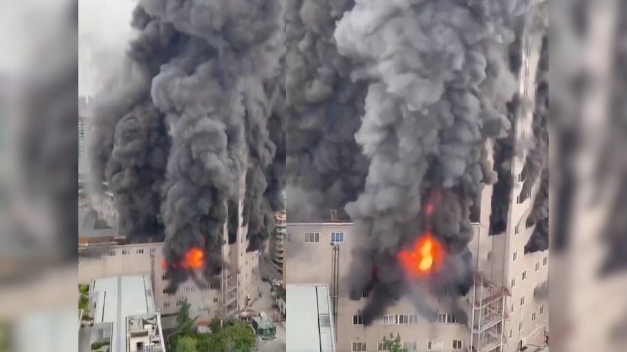 China Shopping Mall Fire: चीन के दक्षिण-पश्चिमी चीनी शहर जिगोंग में लगी भीषण आग, 16 की मौत 