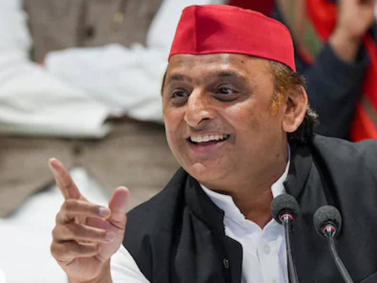 UP Politics: BJP में हलचल के बीच अखिलेश यादव का मॉनसून ऑफर, 100 लाओ, सरकार बनाओ! UP Politics: BJP में हलचल के बीच अखिलेश यादव का मॉनसून ऑफर, 100 लाओ, सरकार बनाओ!