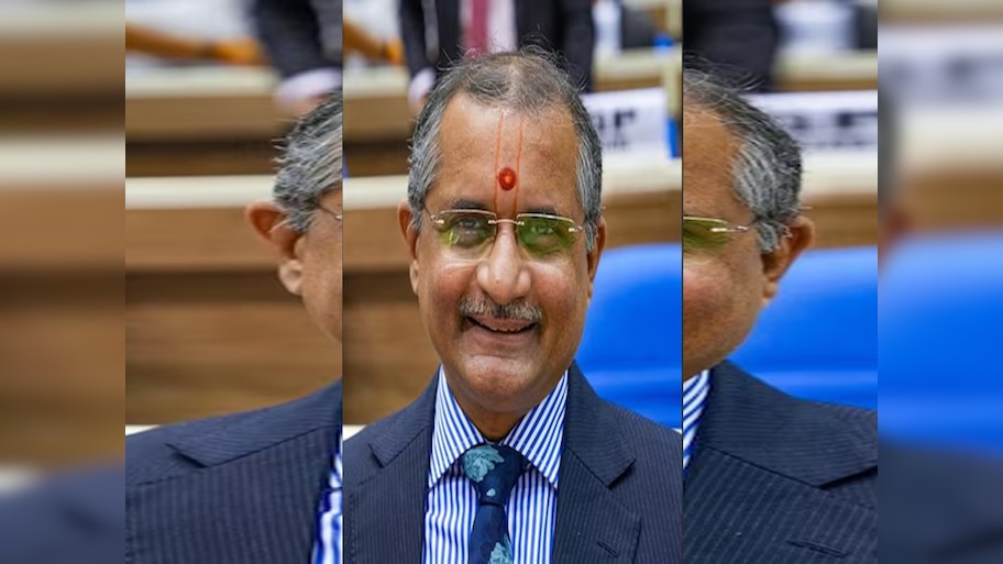 UPSC Chairman Resign: यूपीएससी चेयरमैन ने कार्यकाल खत्म होने से 5 साल पहले दिया इस्तीफा