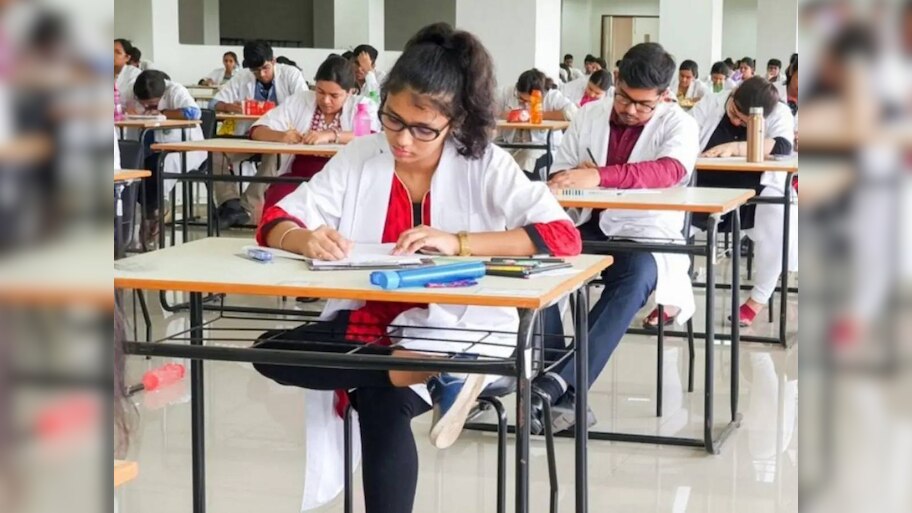 NEET UG Result 2024 OUT: NTA ने दोबारा सेंटर वाइज रिजल्ट किया जारी, ऐसे करें चेक