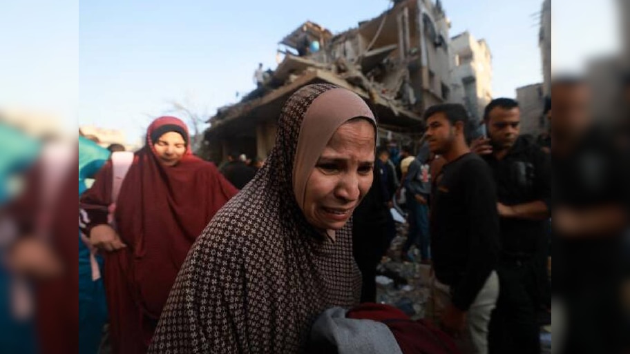 Gaza War: गाजा में इसराइली फौज का कहर जारी, रिफ्यूजी कैंप पर बरसाए बम, 13 की मौत