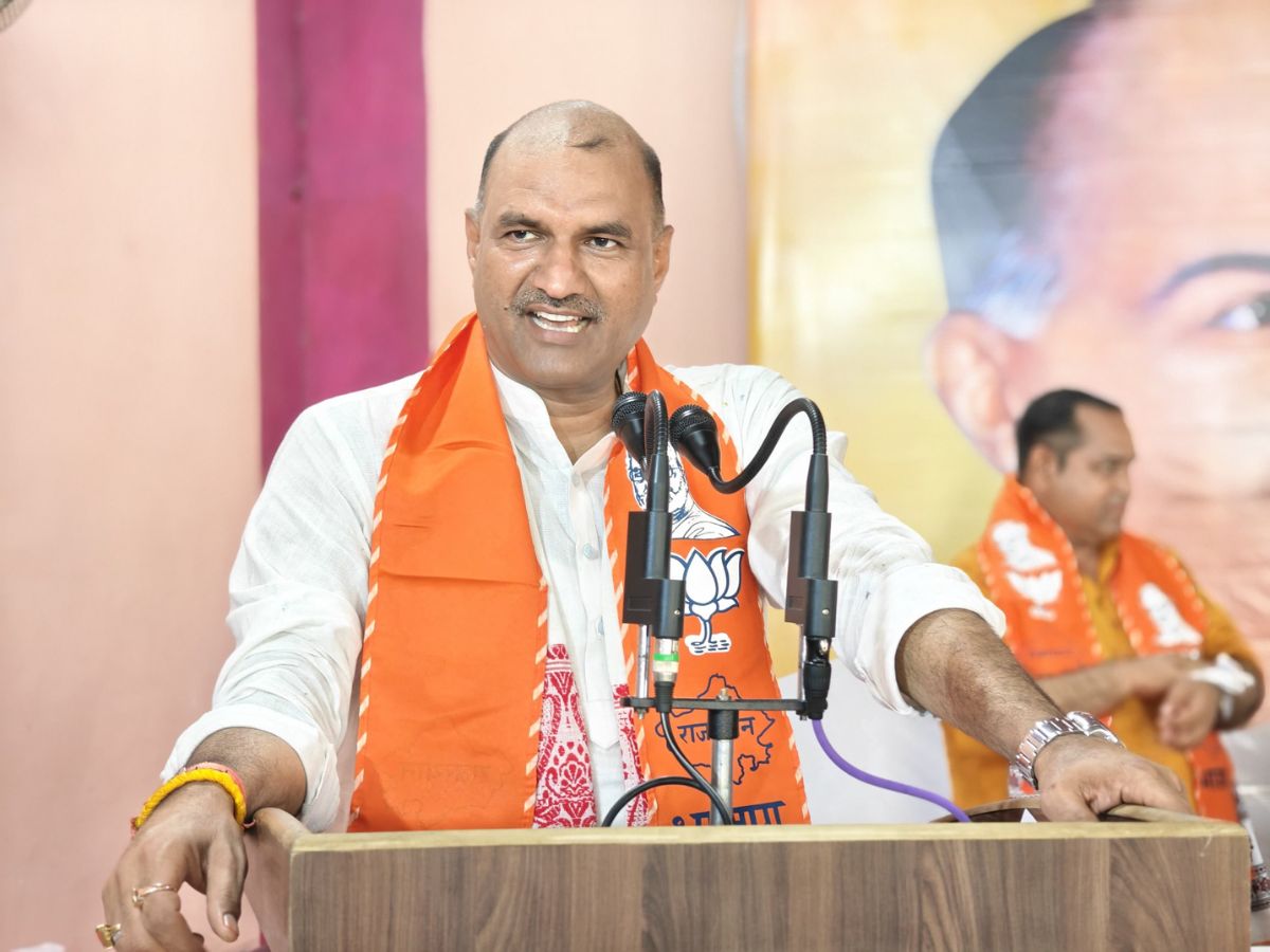 Rajasthan Politics: राहुल गांधी और प्रियंका गांधी को लेकर सीपी जोशी का बड़ा बयान,जानिए क्या कहा?