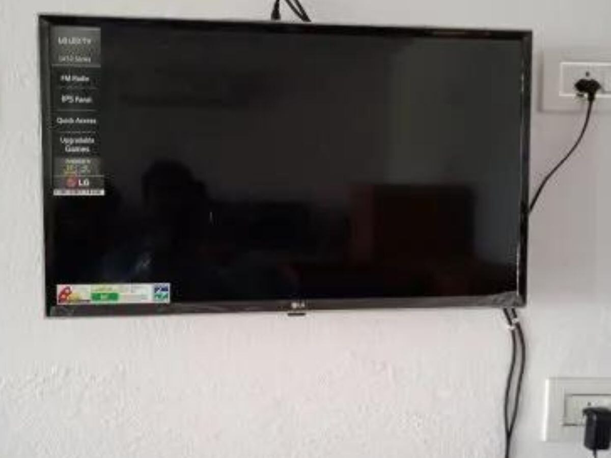 How to take care of Smart TV during rainy season know tips and tricks ...