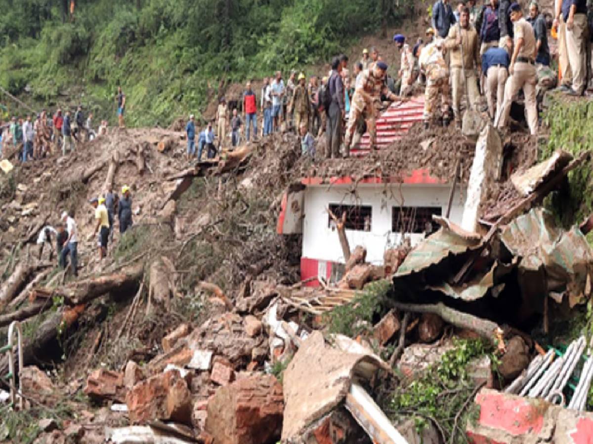 Kedarnath Landslide: उत्तराखंड के केदारनाथ में बड़ा हादसा, भूस्खलन से तीन लोगों की मौत Kedarnath Landslide: उत्तराखंड के केदारनाथ में बड़ा हादसा, भूस्खलन से तीन लोगों की मौत
