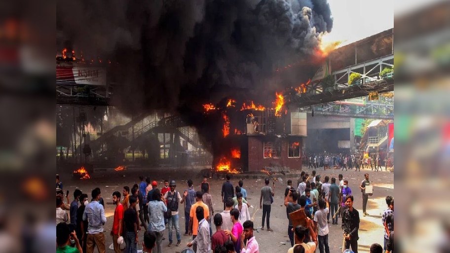 बांग्लादेश में हिंसा के बीच SC का बड़ा फैसला, नौकरियों में नहीं मिलेगा रिजर्वेशन