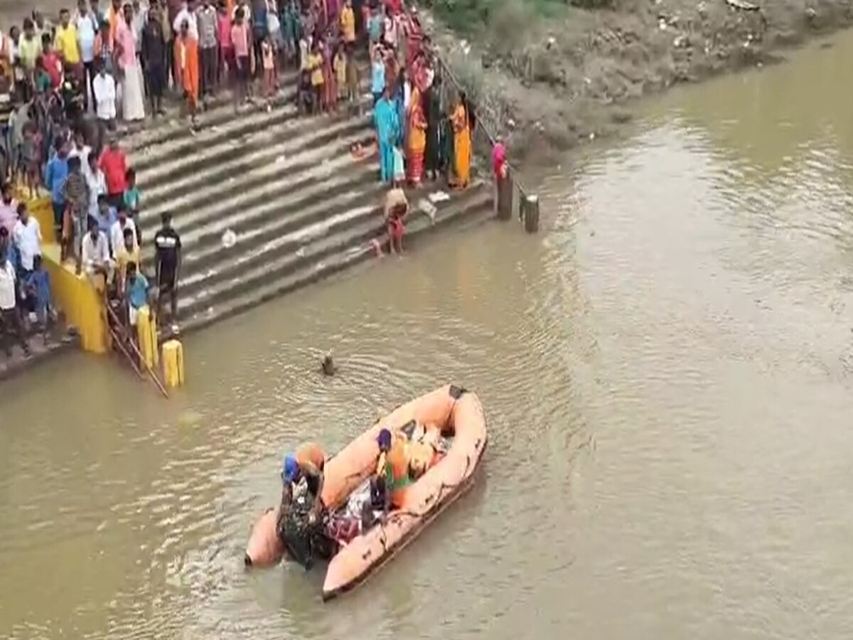 लड़की ने नदी में लगा दी छलांग