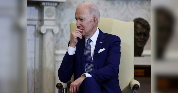 Joe Biden: शनिवार तक चुनाव लड़ने पर अड़े थे, फिर रविवार को बाइडेन ने बदला अपना मन, 24 घंटे में ऐसा क्या हुआ?