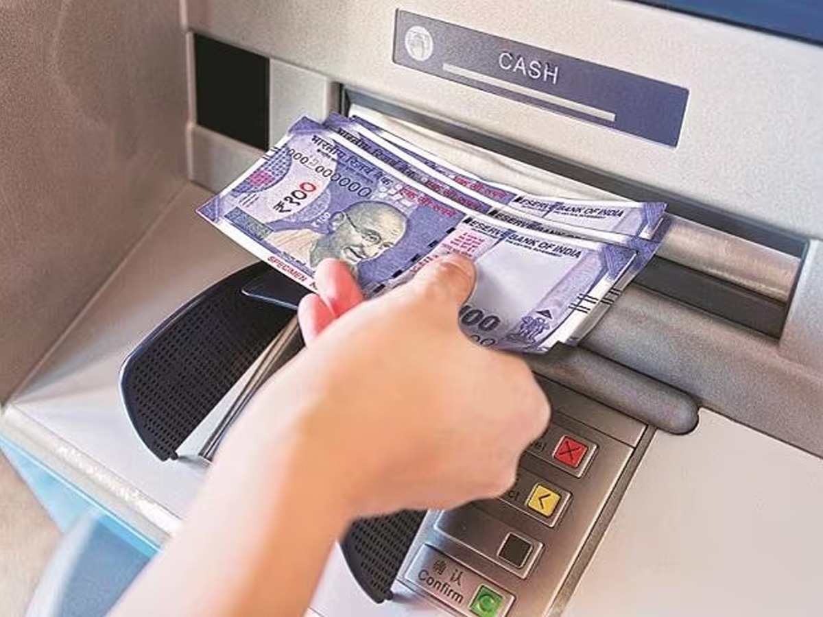 अब बिना कार्ड ATM से निकालें कैश, मोबाइल से OK करके भड़ाभड़ निकलेंगे मशीन से पैसे