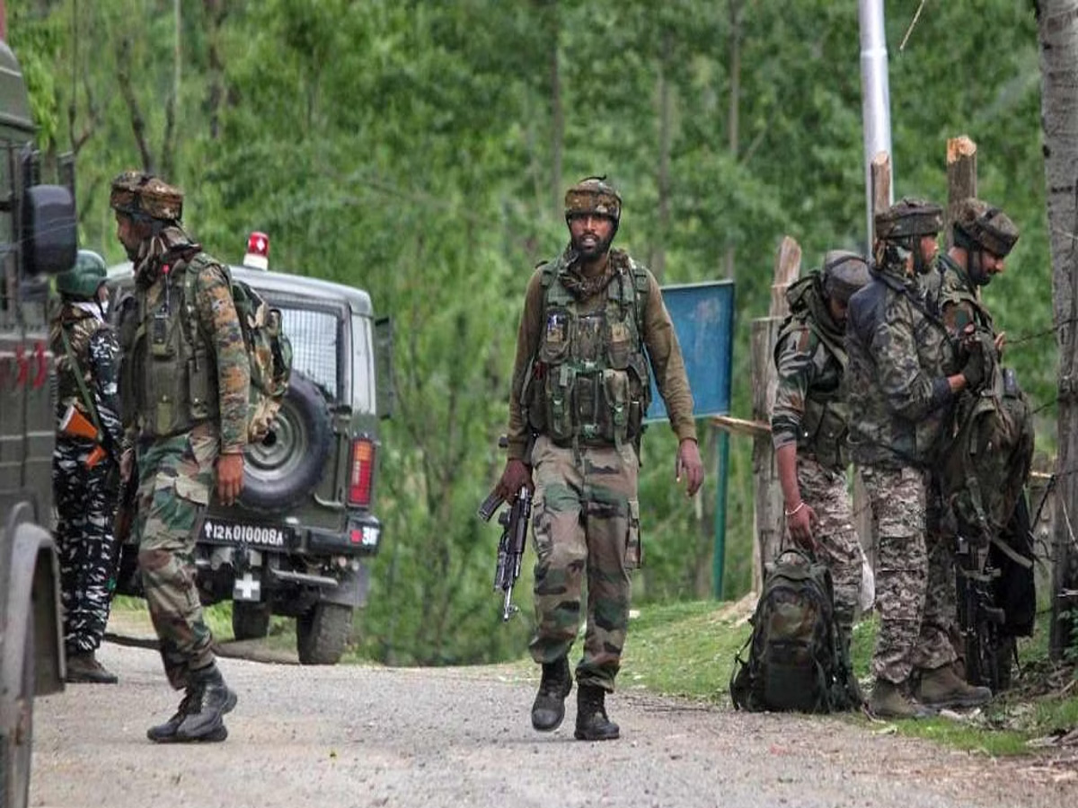 Jammu Encounter: भारतीय सेना ने घुसपैठ की कोशिश को किया नाकाम, 1 सैनिक घायल Jammu Encounter: भारतीय सेना ने घुसपैठ की कोशिश को किया नाकाम, 1 सैनिक घायल