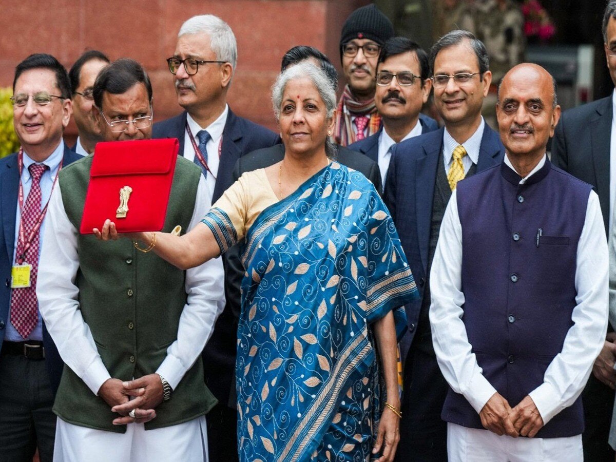 budget 2024 in hindi look Nirmala sitharaman saree designs in different