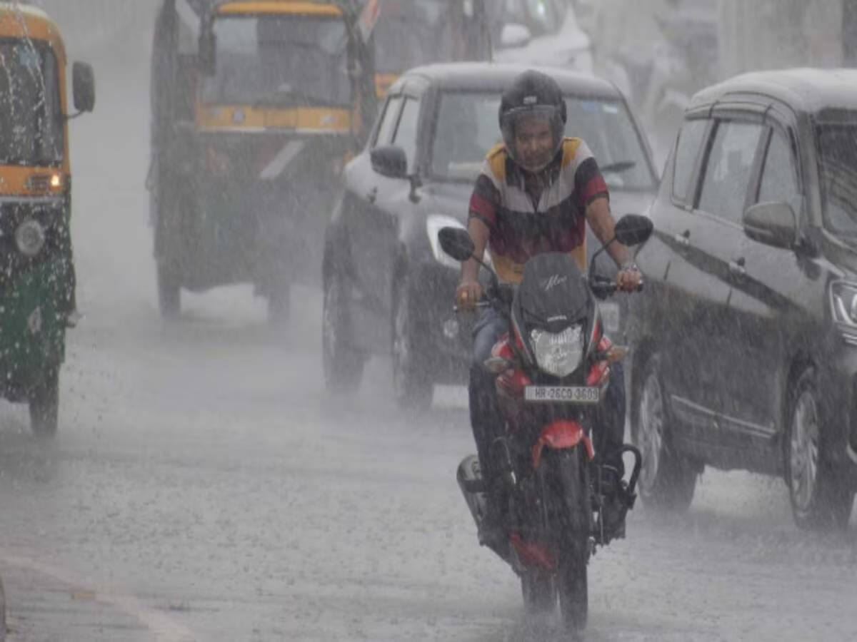 Weather Update: राजधानी दिल्ली समेत इन राज्यों में होगी बारिश, जानें अपने राज्यों का हाल