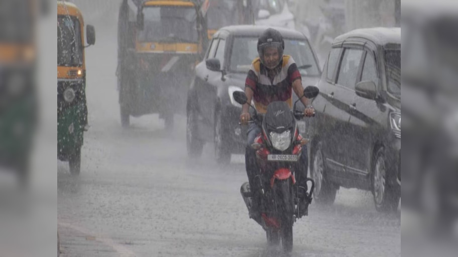 Weather Update: राजधानी दिल्ली समेत इन राज्यों में होगी बारिश, जानें अपने राज्यों का हाल