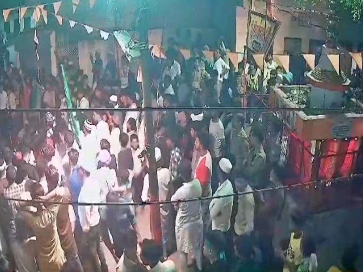 Kanpur News: अब कानपुर में गूंजे 'सर तन से जुदा' के नारे, तमाशबीन बने रहे पुलिसकर्मी; क्या दंगे की हो रही तैयारी