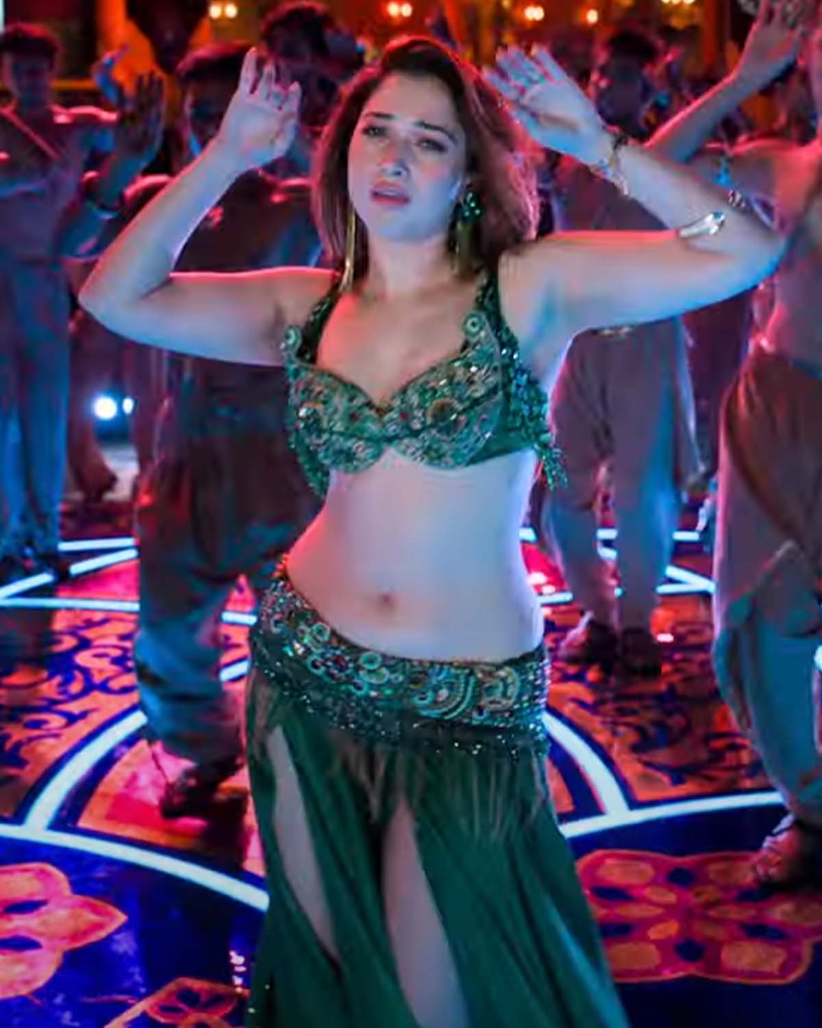 आज की रात