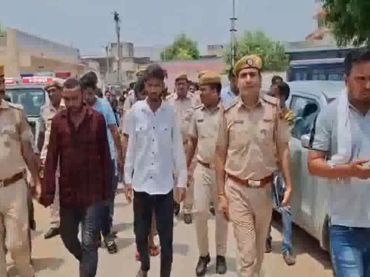 Jhunjhunu News: पुलिस ने 6 बदमाशों का गांव में निकाला जुलूस,आरोपियों की परेड के जरिए भय मुक्त वातावरण का दिया संदेश