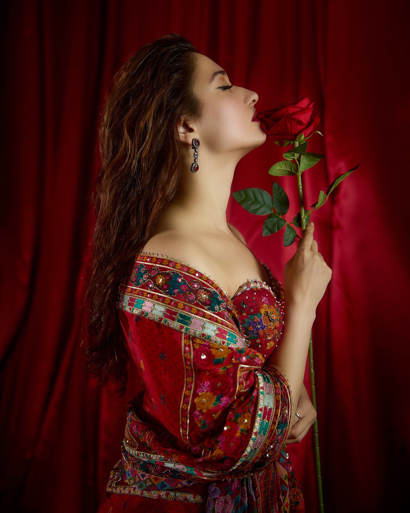 हाथ में गुलाब