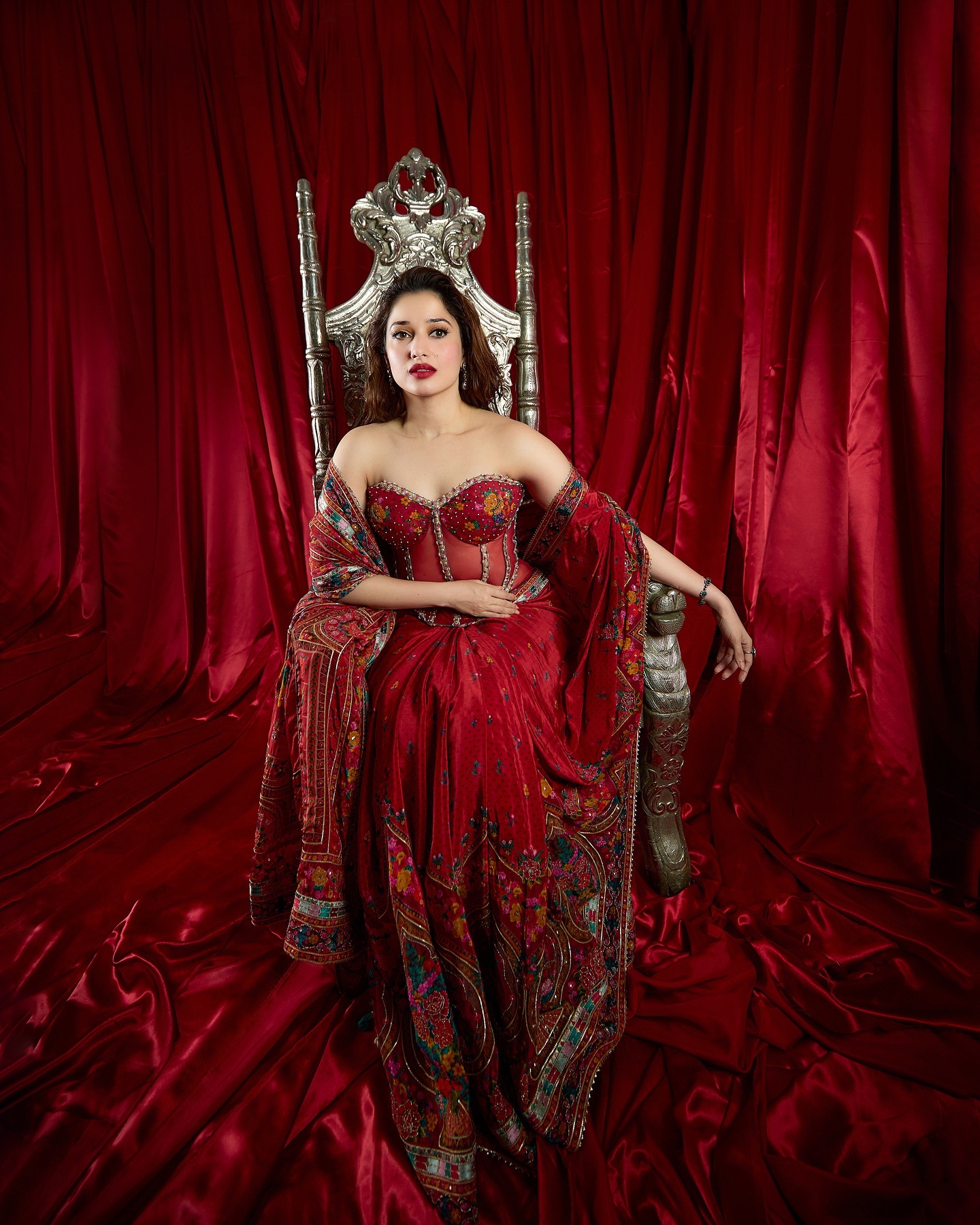 तमन्ना का शानदार लुक