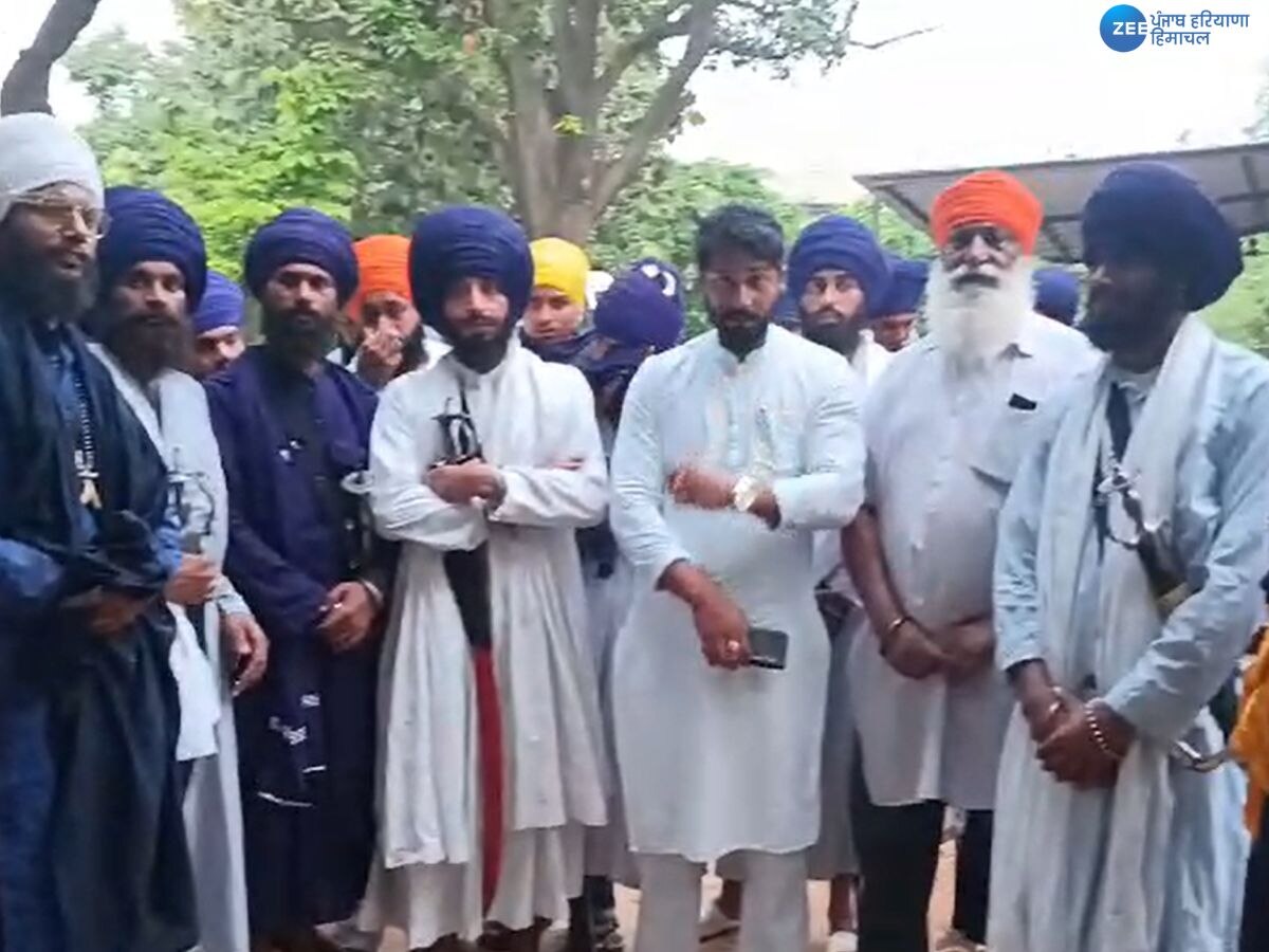 Amritsar News: ਨਿਹੰਗ ਸਿੰਘ ਤੇ ਵਾਲਮੀਕੀ ਸਮਾਜ ਵੱਲੋਂ ਵੇਰਕਾ ਥਾਣੇ ਦਾ ਘਿਰਾਓ;  ਬੈਟਰੀ ਲਗਾਉਣ ਦੇ ਪੈਸਿਆਂ ਨੂੰ ਲੈ ਕੇ ਹੋਇਆ ਸੀ ਝਗੜਾ