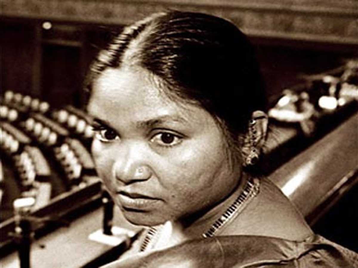 Phoolan Devi: ये सियासत की इच्छा है कि फूलन देवी जिंदा रहें... ?