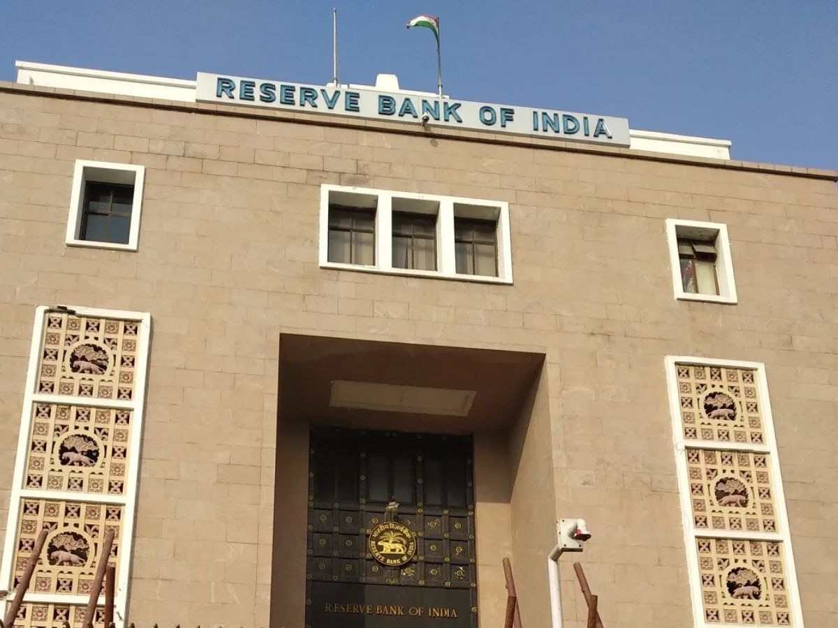 RBI Jobs: रिजर्व बैंक की ये नौकरी चाहिए तो फौरन कर दें रजिस्ट्रेशन, ग्रुप बी भर्तियों के लिए मांगे आवेदन