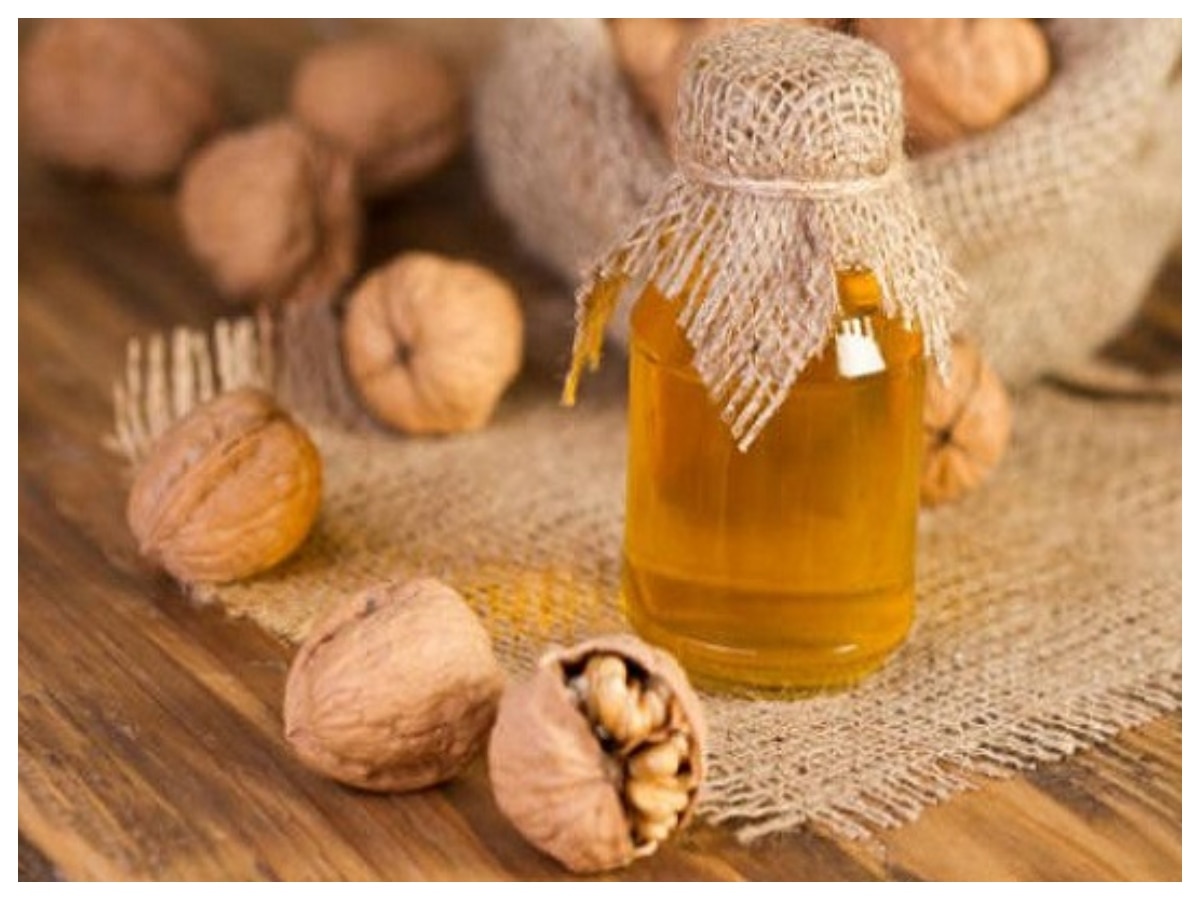 Benefits of Walnut with Honey: शहद के साथ खाएं अखरोट, होंगे गजब के फायदे