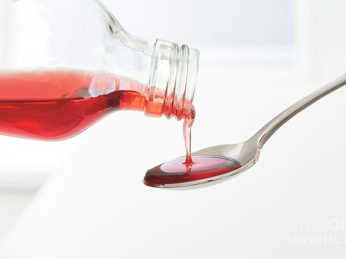 Cough Syrup: खांसी की दवाओं में मिलावट, सिरप खरीदते समय इन बातों का रखें ध्यान