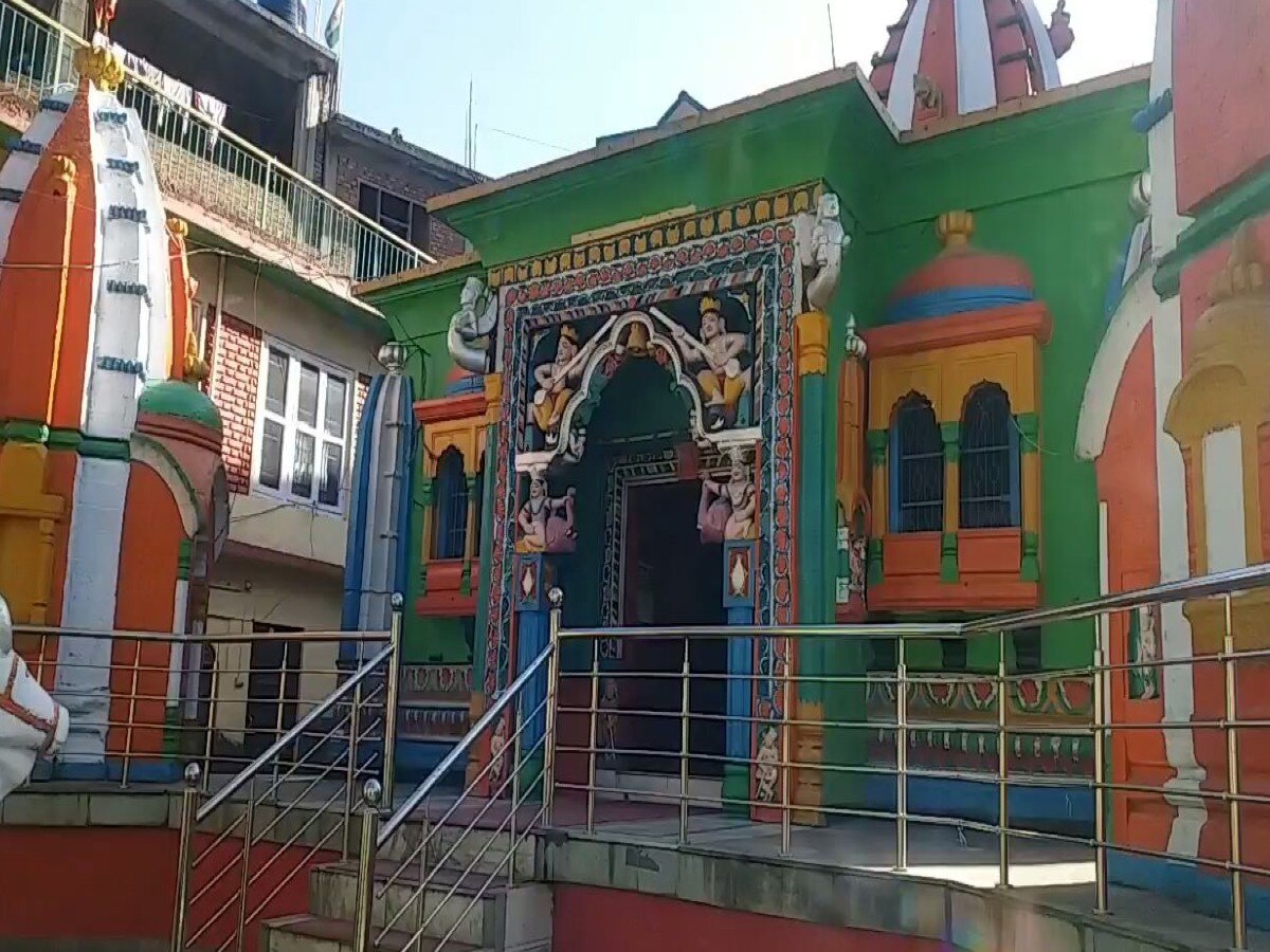 एकादश रूद्र महादेव मंदिर में 45 वर्षों से जारी है ओम नमः शिवाय का अखंड जाप